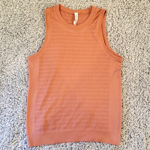 Lululemon mesh tank top 💙 - Picture 1 of 4